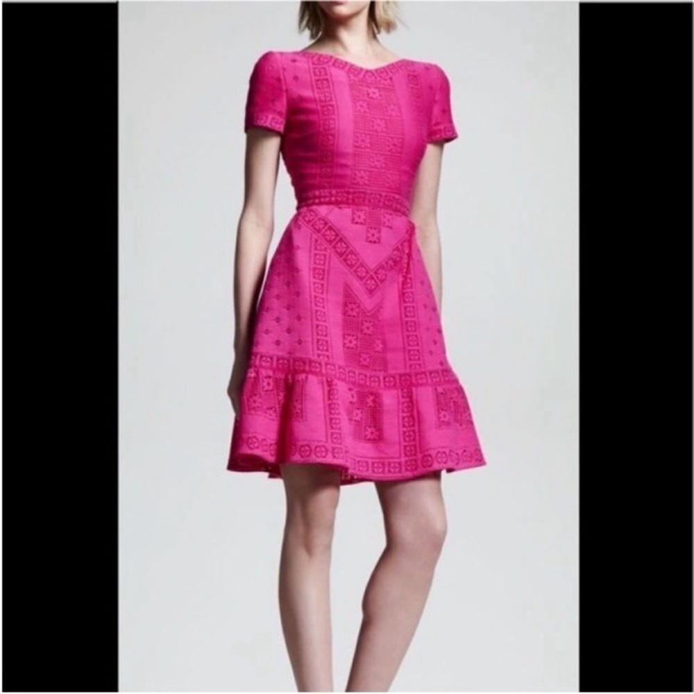Valentino NWT womans Voulant-Hem Guipure Dress size 10